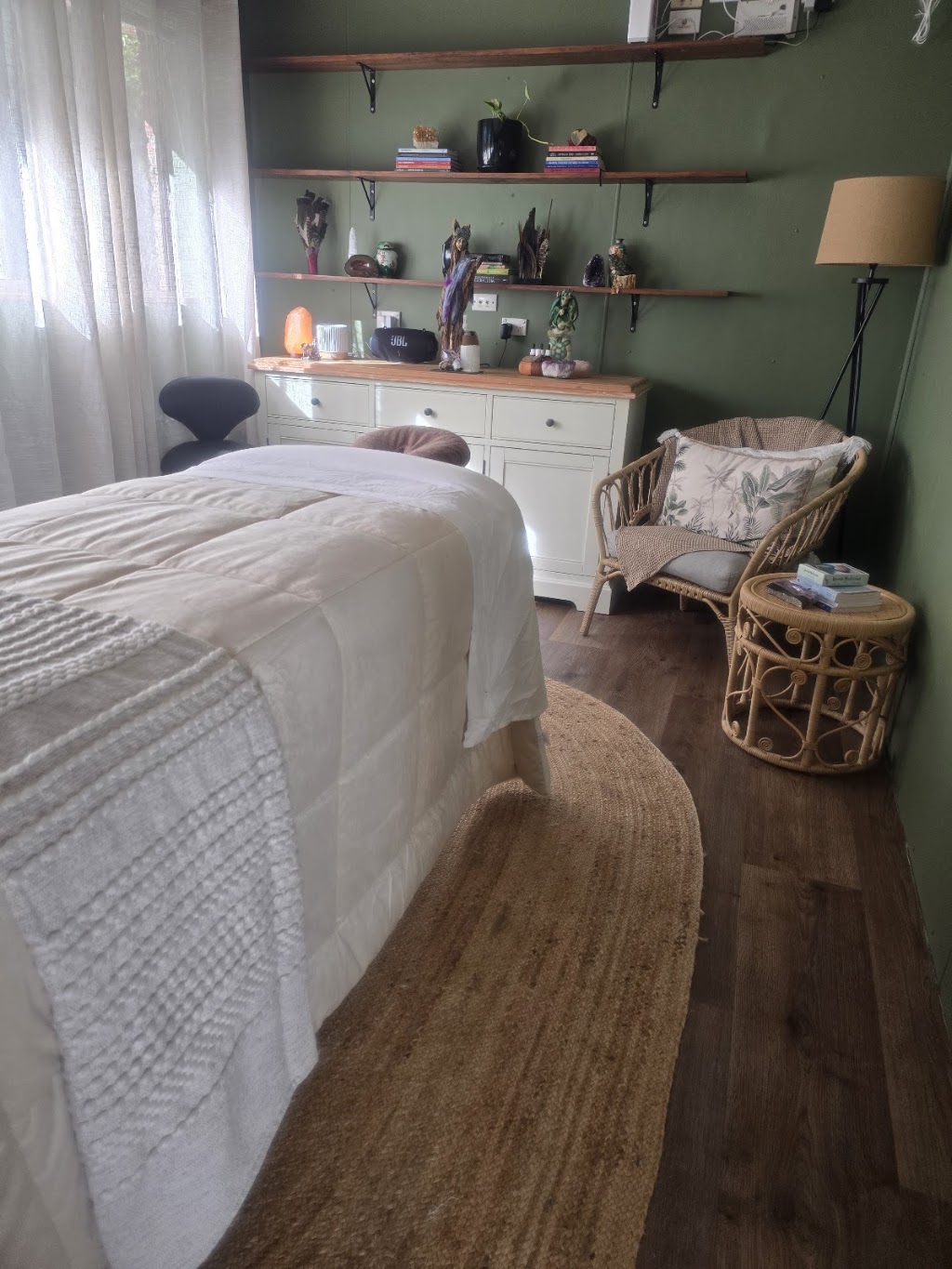 Herbal Touch Bush Clinic | 15 Paringa Rd, Longreach NSW 2540, Australia | Phone: 0409 154 042