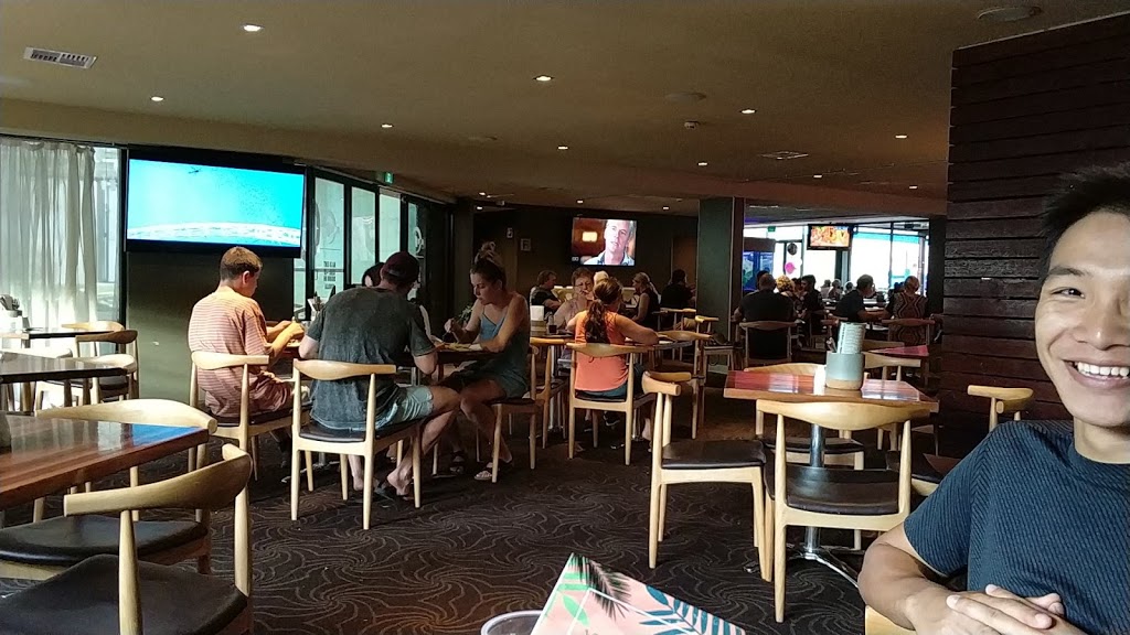 Towradgi Beach Hotel | restaurant | 170 Pioneer Rd, Towradgi NSW 2518, Australia | 0242833588 OR +61 2 4283 3588