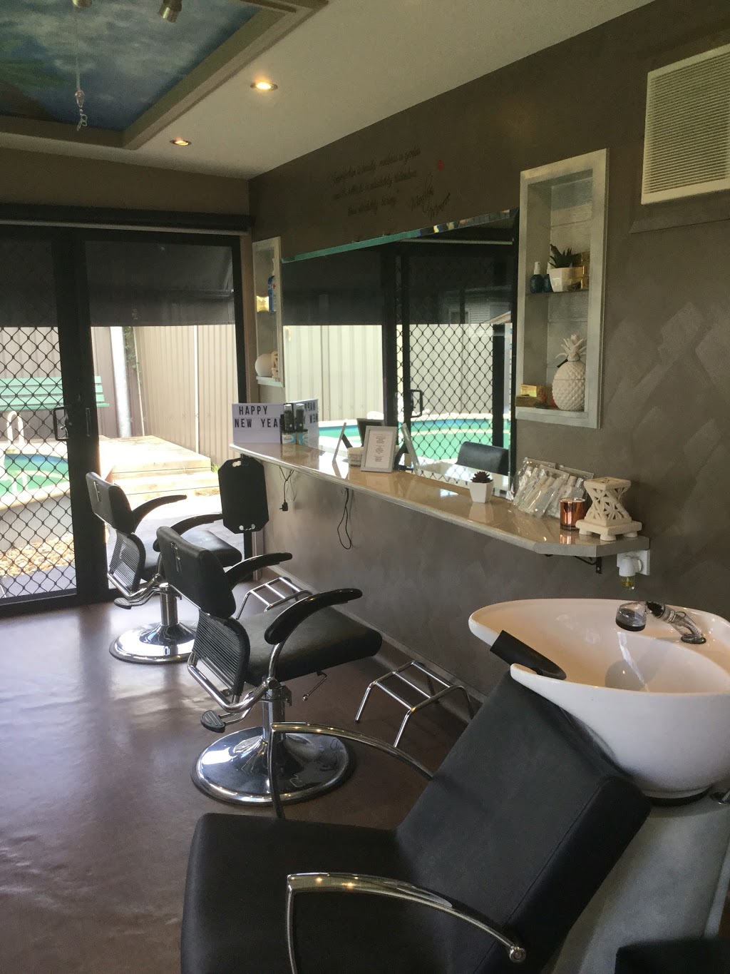 Hair Oasis | hair care | 33 Lake Rd, Blackwall NSW 2256, Australia | 0424506662 OR +61 424 506 662