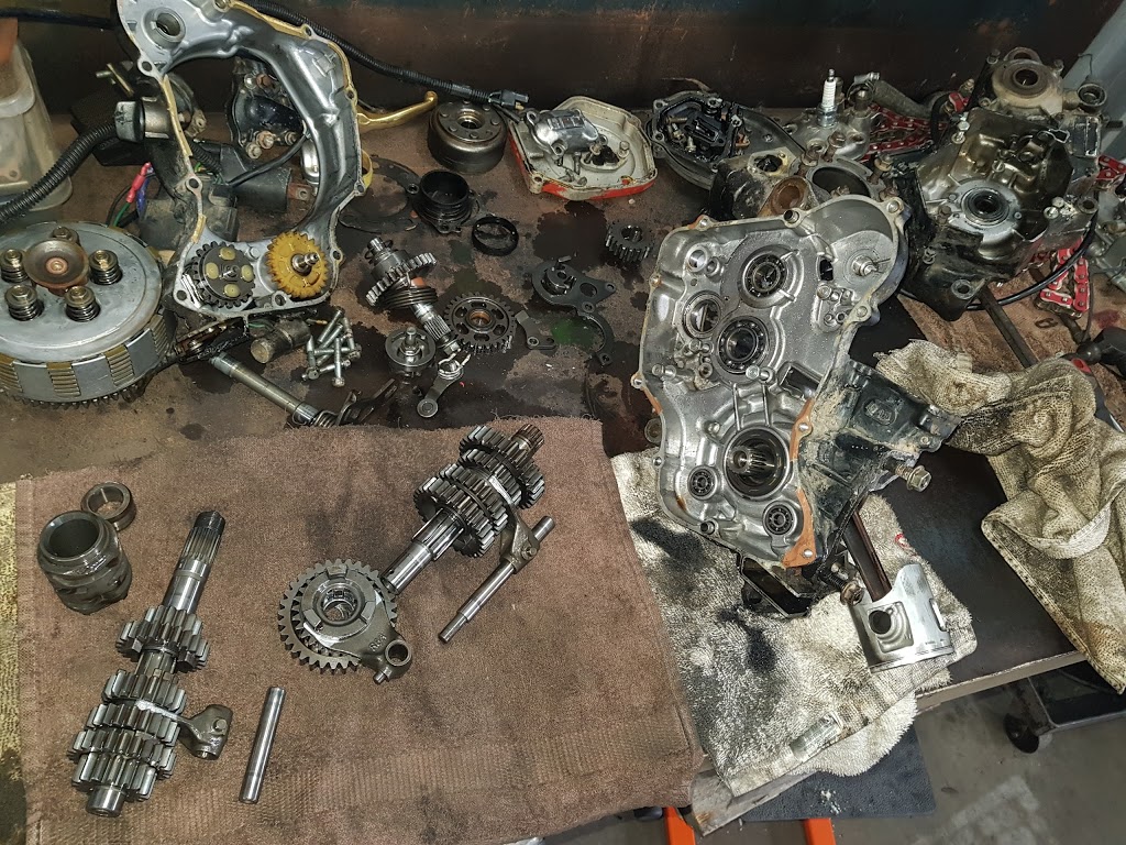Coombs Mechanical Repairs | car repair | 2 Walsh St, Gladstone S QLD 4680, Australia | 0749769948 OR +61 7 4976 9948