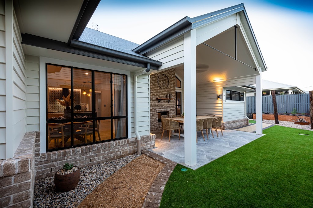 Hotondo Homes - Highfields Display Home | general contractor | 107 Cronin Rd, Highfields QLD 4352, Australia | 0746393373 OR +61 7 4639 3373
