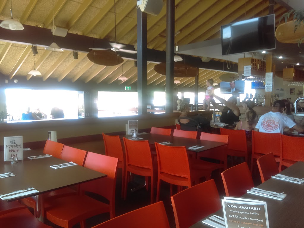 Crescent Head Tavern | restaurant | 2 Main St, Crescent Head NSW 2440, Australia | 0265660166 OR +61 2 6566 0166