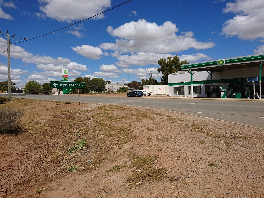 BP Cunderdin Roadhouse | Lot 6 Great Eastern Hwy, Cunderdin WA 6407, Australia | Phone: (08) 9635 1151