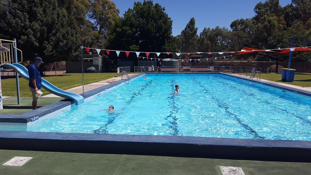 The Newstead & District Swimming Pool |  | 2 Panmure St, Newstead VIC 3462, Australia | 0354762200 OR +61 3 5476 2200