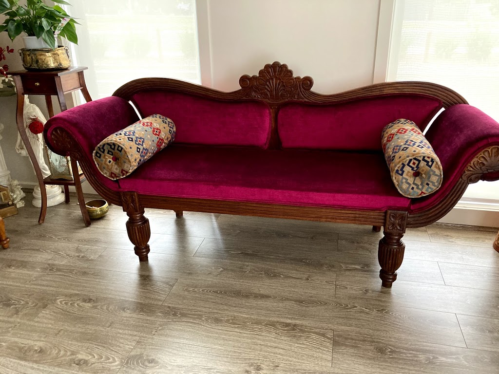 Paris upholstery | 776 Armstrong Rd, Manor Lakes VIC 3024, Australia | Phone: 0415 916 007