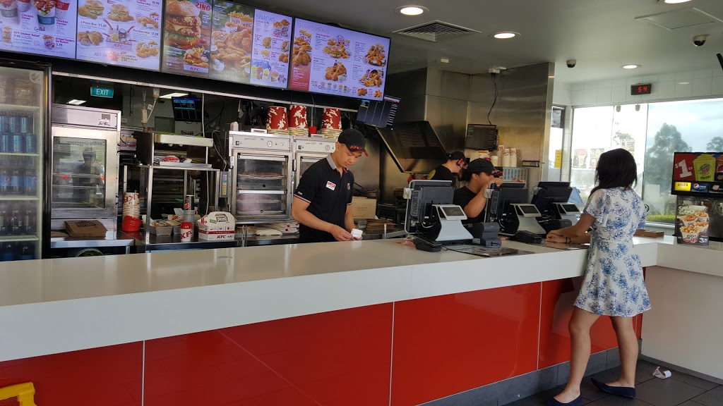 KFC Crossroads | meal takeaway | 5 Parkers Farm Place Crossroads Homemaker Centre, Casula NSW 2170, Australia | 0296007300 OR +61 2 9600 7300