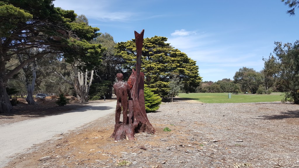 Braeside Park - Head of Pharlap carved in wood | park | Federation Trail, Braeside VIC 3195, Australia