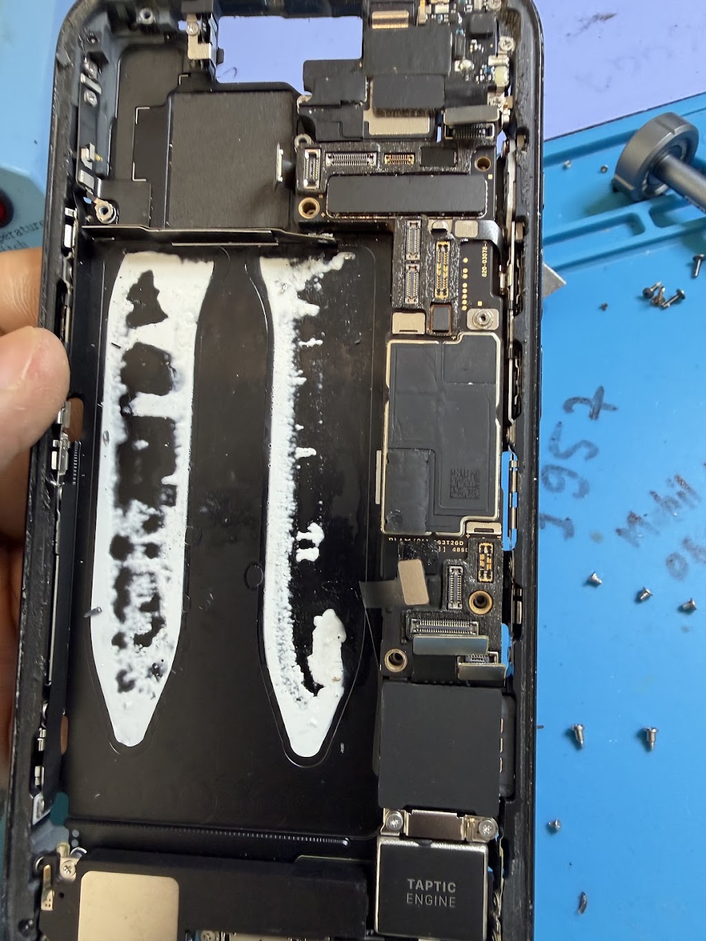 Original phone repair Caboolture | 14 Cassowary Ct, Caboolture QLD 4510, Australia | Phone: 0455 573 324