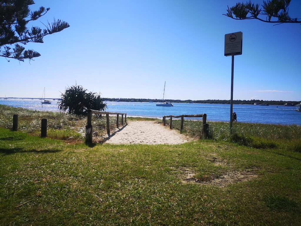 Waters Edge on The Broadwater | 1501/438 Marine Parade, Biggera Waters QLD 4216, Australia | Phone: (07) 5500 5241