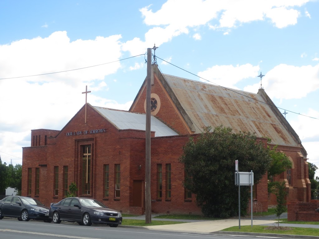 Our Lady of Sorrows Catholic Church | church | 145 Albury St, Holbrook NSW 2644, Australia | 0260362436 OR +61 2 6036 2436