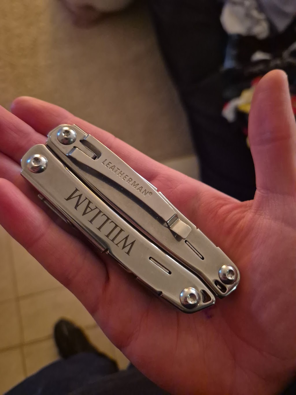 Keyman Engraving & Shoe Repairs Greenhills | Molly Morgan Dr, East Maitland NSW 2323, Australia | Phone: (02) 4933 2056