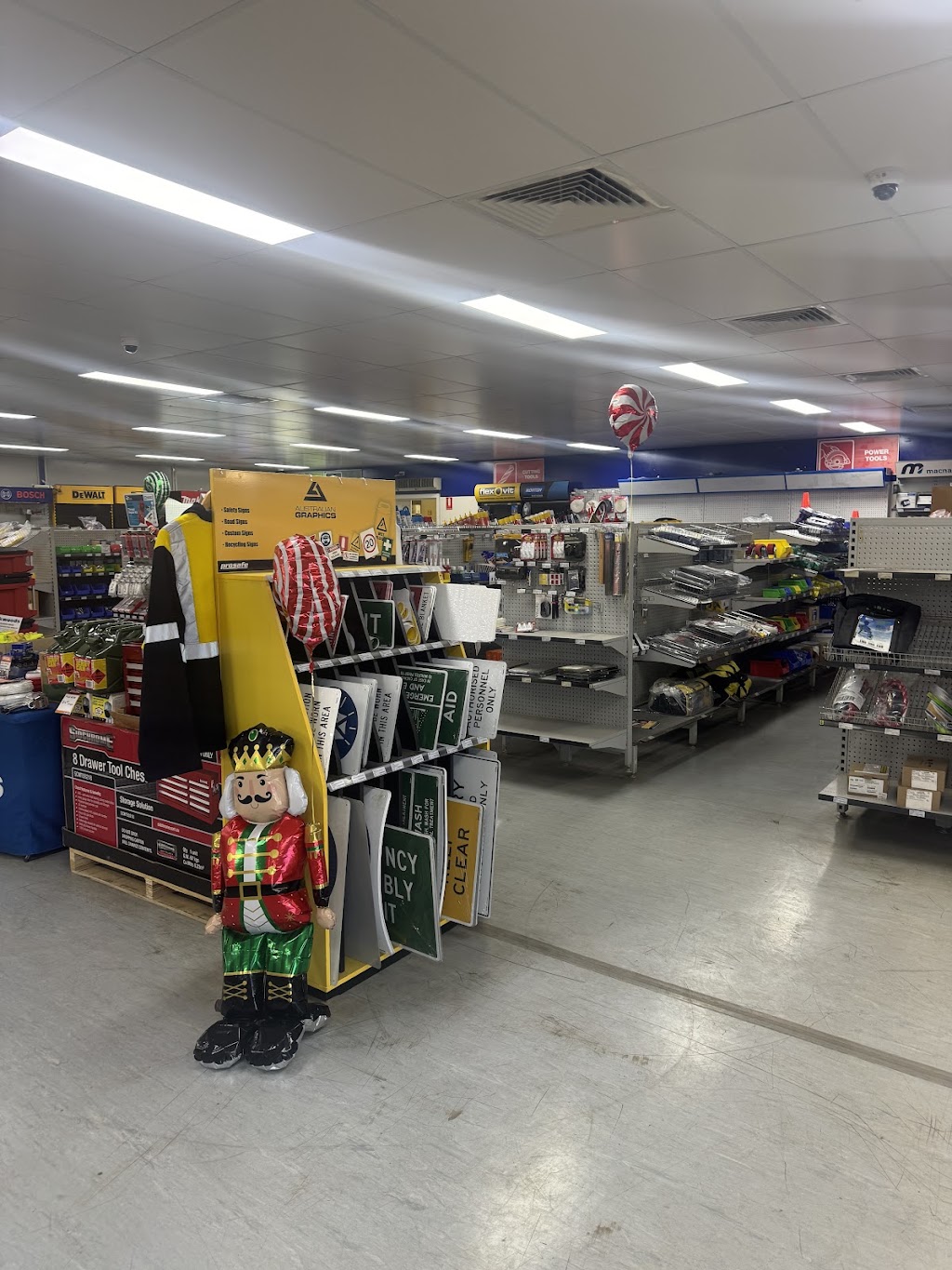 Blackwoods Kalgoorlie | 11 Wilurarra Rd, Broadwood WA 6430, Australia | Phone: (08) 9026 4000