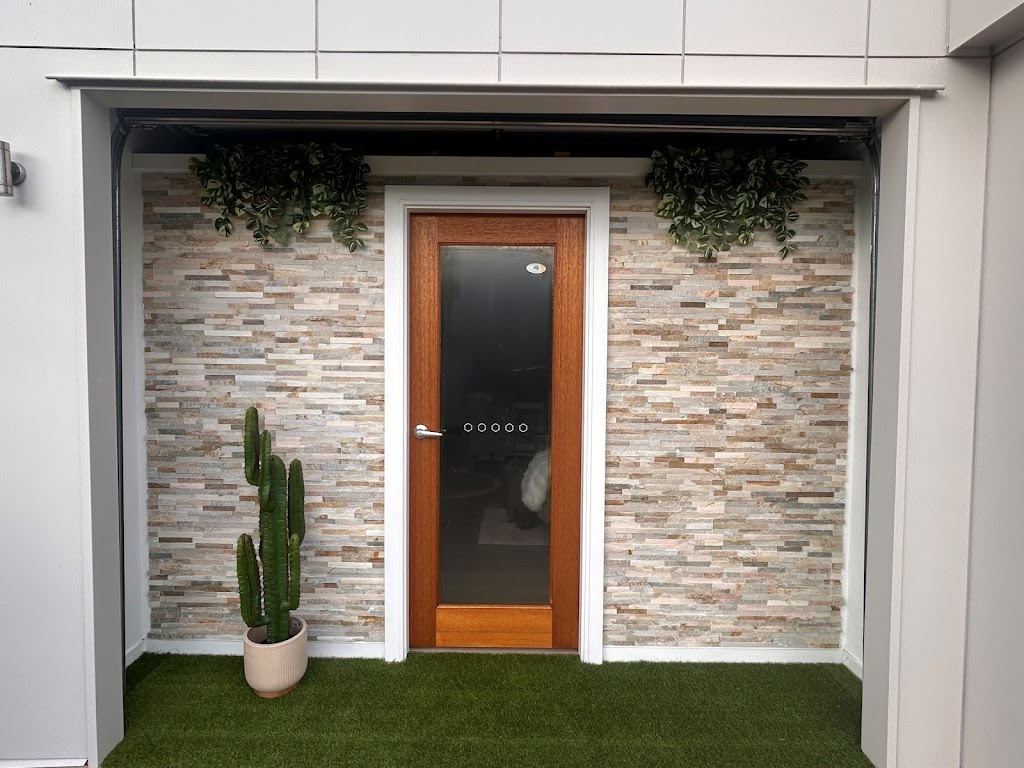 Barefaced Beauty & Headspa | 8 Harrison St, Cashmere QLD 4500, Australia | Phone: 0438 069 102