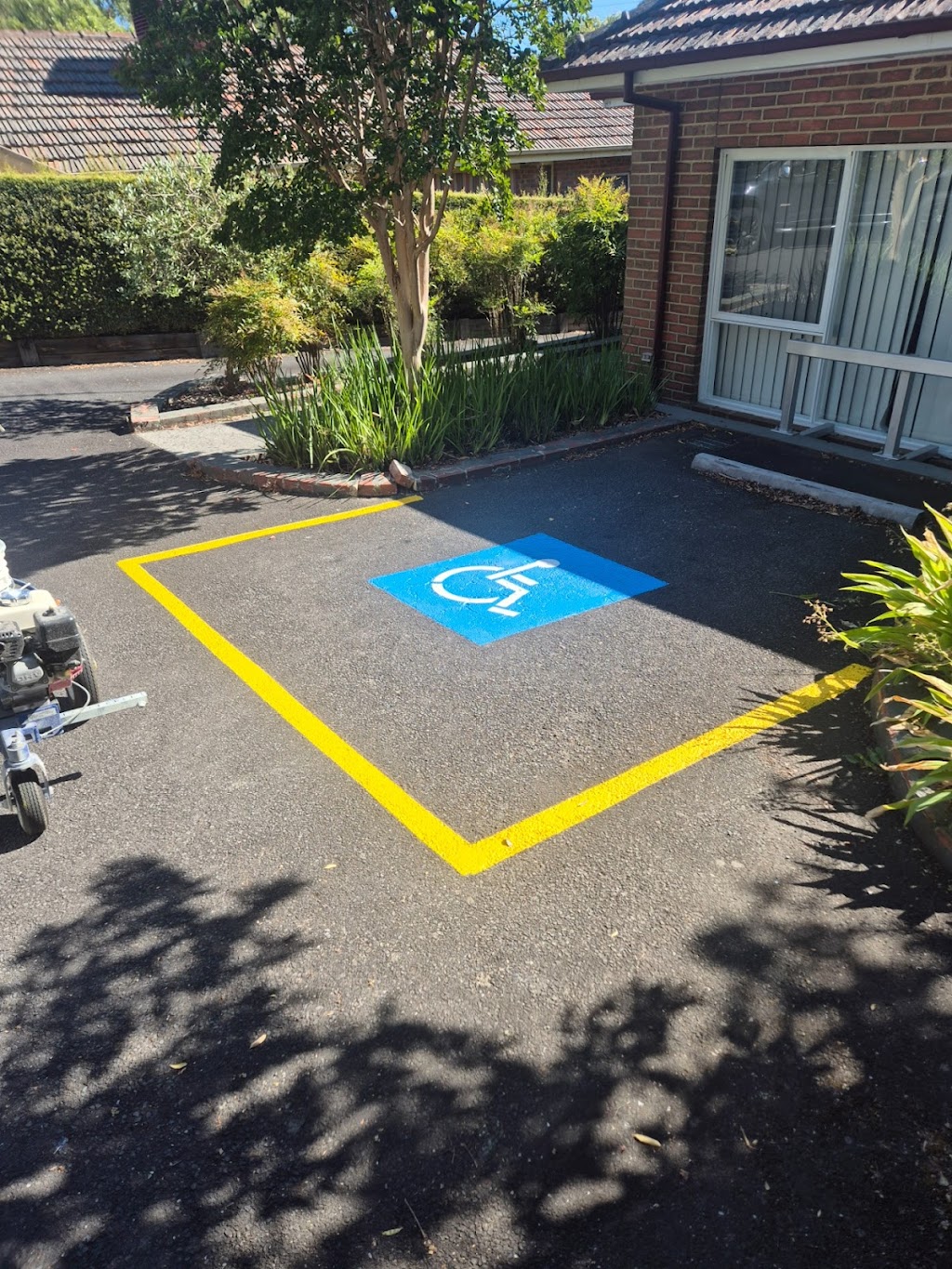 Quality linemarking & bollard installation | 685 Koo Wee Rup-Longwarry Rd, Bayles VIC 3981, Australia | Phone: 0432 802 308