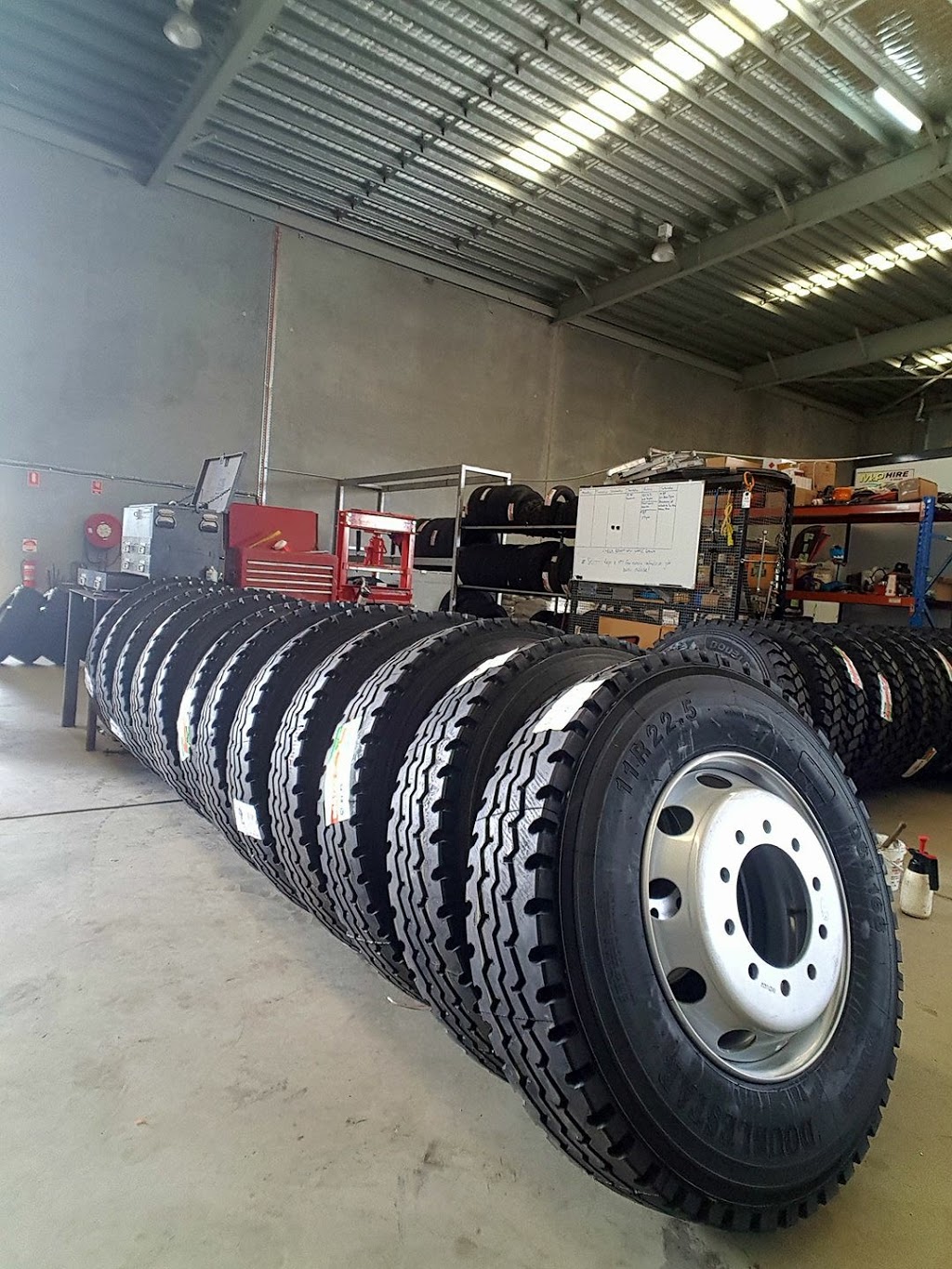 CQ Tyres and Maintenance | car repair | Unit 1/70 Connors Rd, Paget QLD 4740, Australia | 0435802228 OR +61 435 802 228