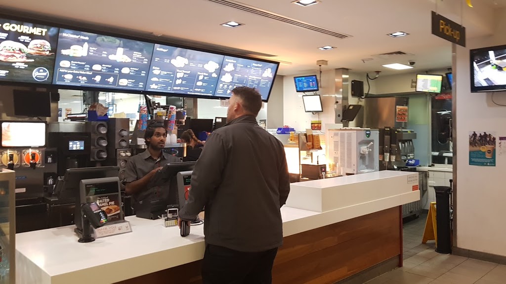 McDonalds West Beach | meal takeaway | Sir Reginald Ansett Dr, West Beach SA 5024, Australia | 0882351812 OR +61 8 8235 1812