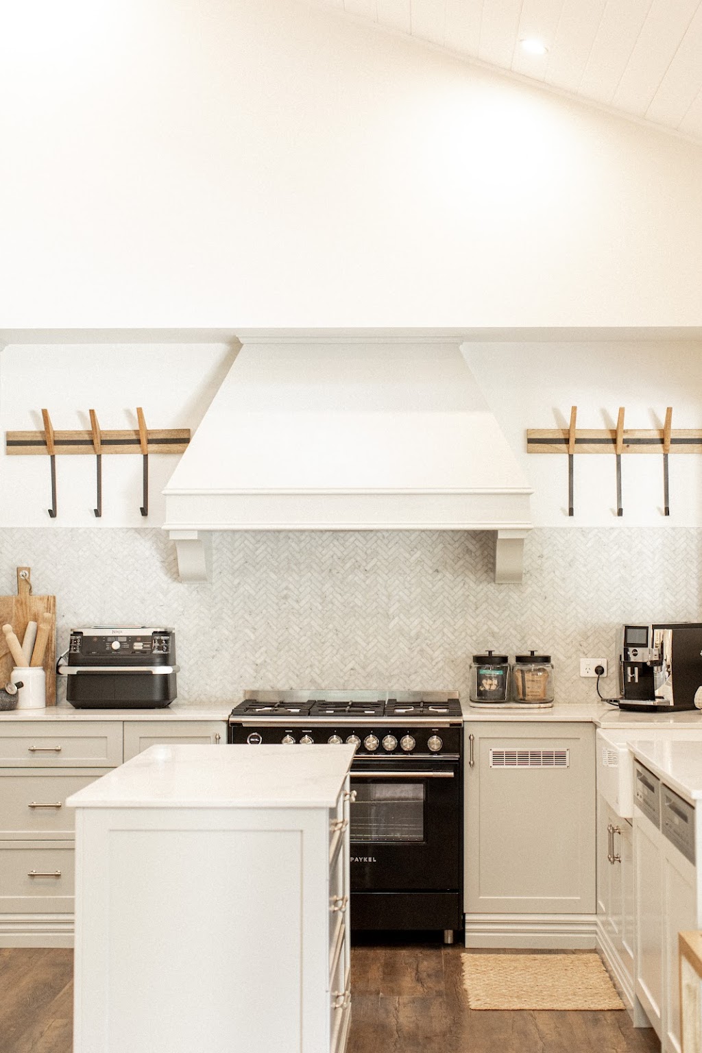 Berry Luxury Retreat Accommodation | 5 Kentia Cres, Berry NSW 2535, Australia | Phone: 0438 494 494