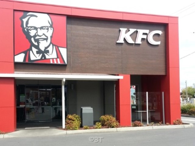 KFC Wendouree - 1335 Howitt Street, Wendouree VIC 3355, Australia