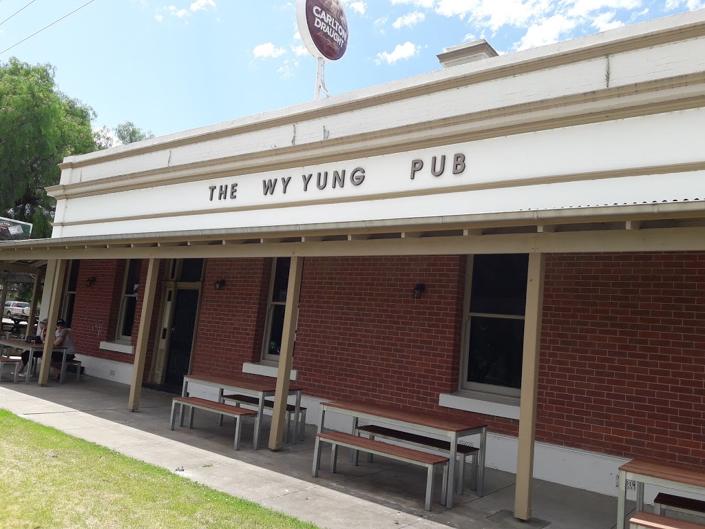 Wy Yung Pub | bar | 120 Bullumwaal Rd, Wy Yung VIC 3875, Australia | 0351523121 OR +61 3 5152 3121