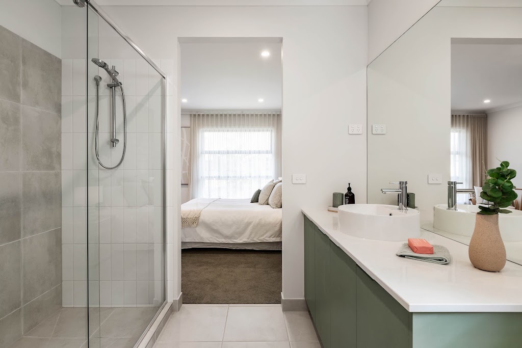 Kingsbridge Homes - Coridale Estate, Display Homes | 20 Coridale Bvd, Lara VIC 3212, Australia | Phone: 1800 897 876