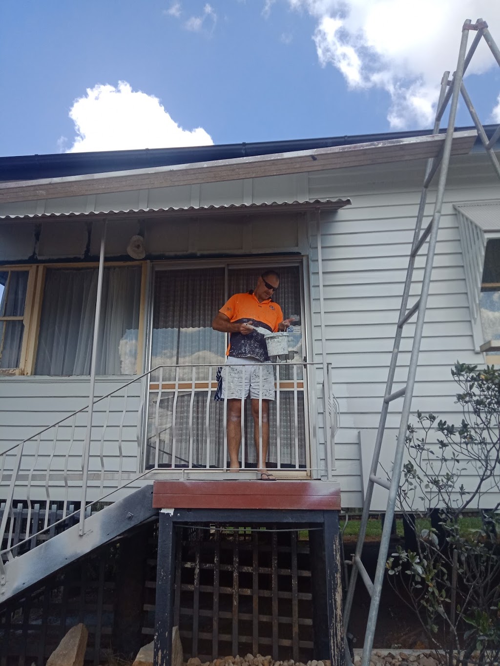 Pawel Machalek painting services | 24 Skyline Dr, Withcott QLD 4352, Australia | Phone: 0432 559 201