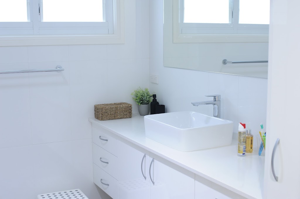 Blue Yonder Lodge and Studio | 10 Short St, Wyee Point NSW 2259, Australia | Phone: 0415 301 826