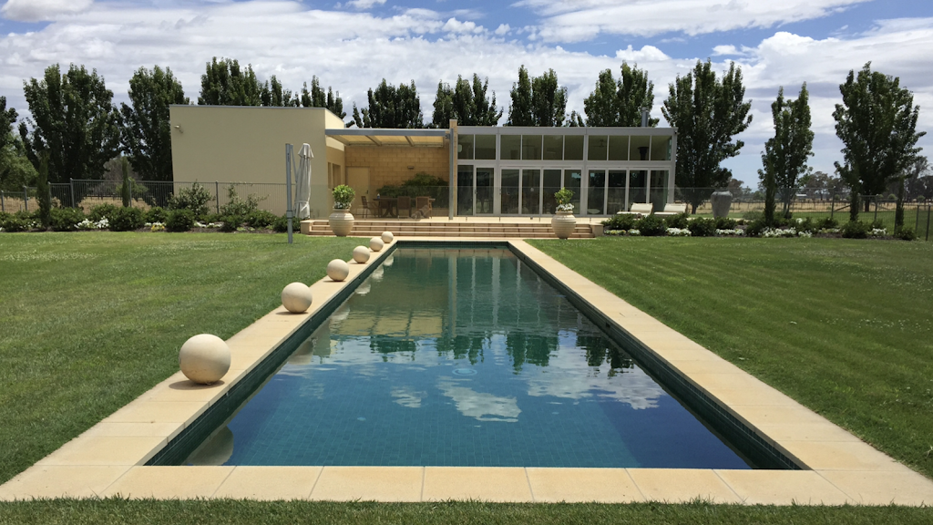 Guseli Pool Servicing | 22 Charles St, Mooroopna VIC 3629, Australia | Phone: 0401 601 020