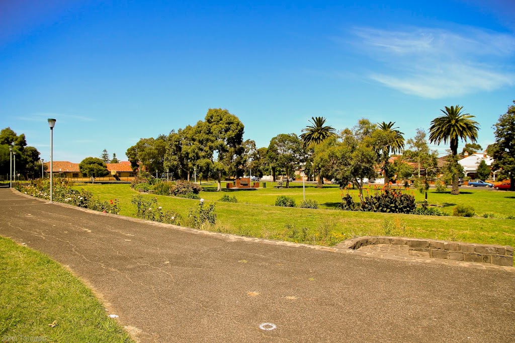 Batman Park | park | St Georges Rd & Arthurton Rd, Northcote VIC 3070, Australia | 0384708888 OR +61 3 8470 8888