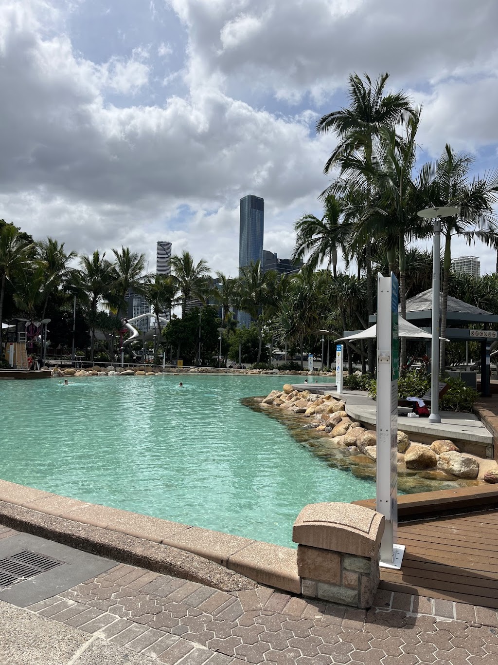 Un salto a Australia | 2/14 Ferny Fairway, Burleigh Heads QLD 4120, Australia | Phone: 0431 161 804