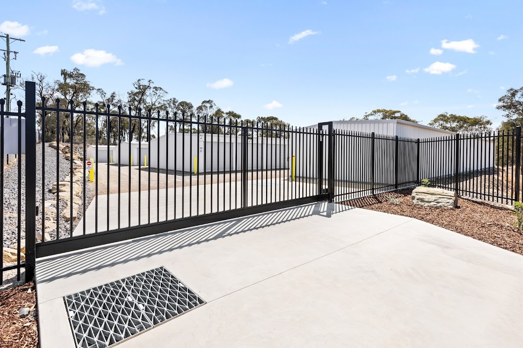 3B Self Storage Bendigo | 18 Fairview Rd, Kangaroo Flat VIC 3555, Australia | Phone: (03) 5454 6600