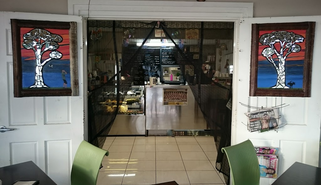 Cobbers Cove Cafe | cafe | 322 Charlton Esplanade, Scarness QLD 4655, Australia | 0741942722 OR +61 7 4194 2722