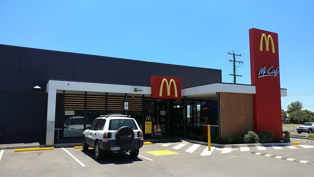 McDonalds Blackwater | meal takeaway | 17 Doon St, Blackwater QLD 4717, Australia | 0749827410 OR +61 7 4982 7410