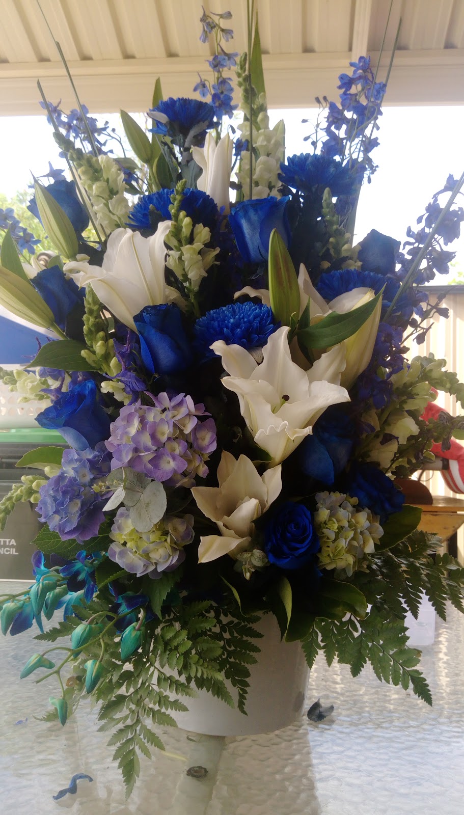 Bees and Blooms florist | 54A Louis St, Granville NSW 2142, Australia | Phone: (02) 9682 6497