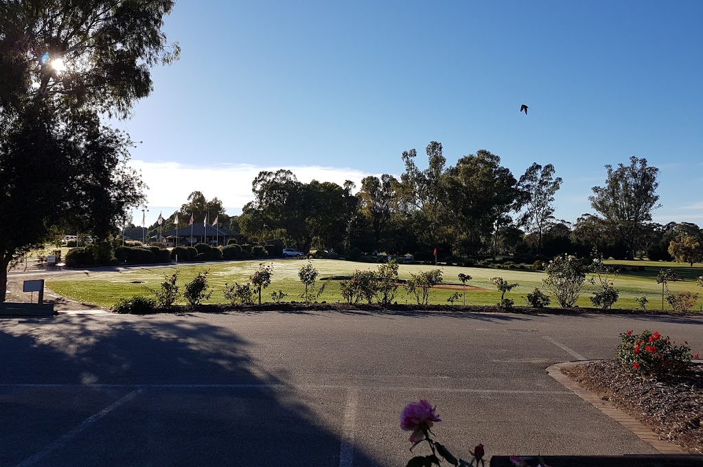 Tocumwal Golf & Bowls Club | lodging | Barooga Rd, Tocumwal NSW 2714, Australia | 0358749111 OR +61 3 5874 9111