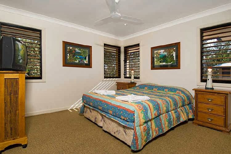 Bay Villa Byron Bay | lodging | 4/25 Cavvanbah St, Byron Bay NSW 2481, Australia | 0266857300 OR +61 2 6685 7300