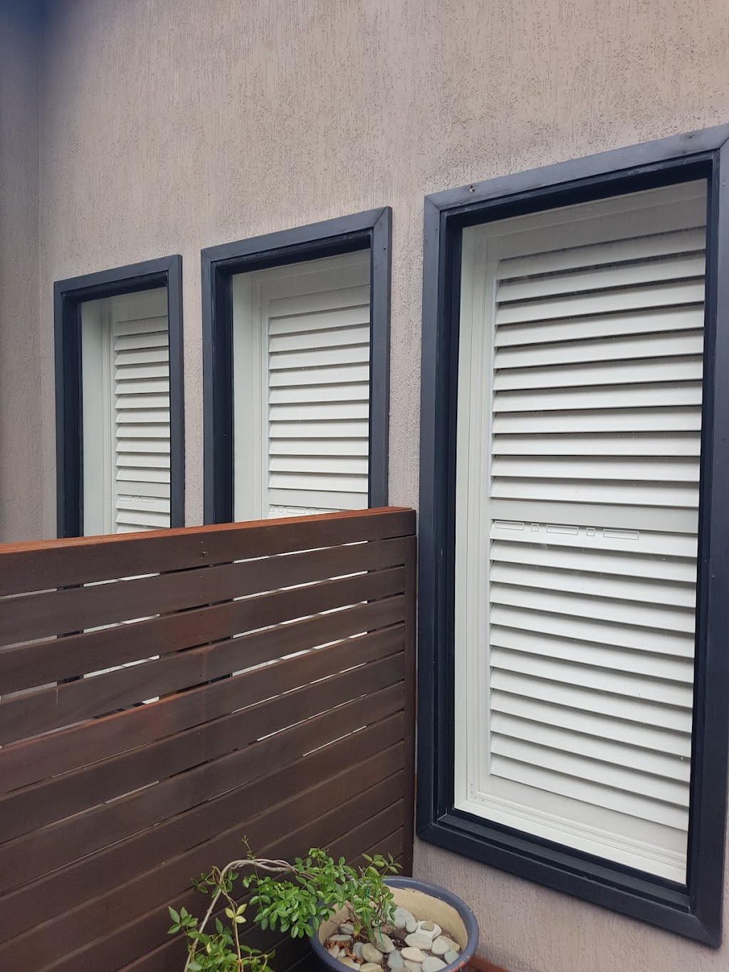 Coastwide Blinds, Awnings & Shutters | Unit 5/55 Lake Rd, Tuggerah NSW 2259, Australia | Phone: (02) 4333 9658