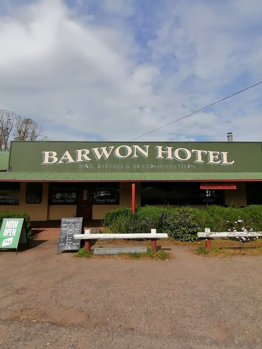 Barwon Hotel, Winchelsea | 1 Main St, Winchelsea VIC 3241, Australia | Phone: (03) 5267 2046