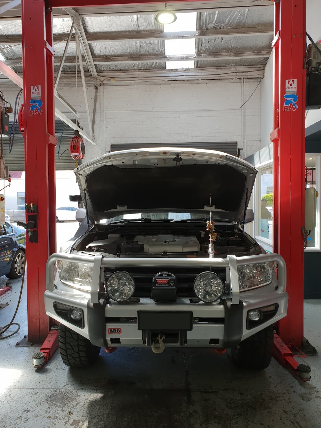Malvern Automotive Repairs | car repair | 38 Stanhope St, Malvern VIC 3144, Australia | 0395099355 OR +61 3 9509 9355