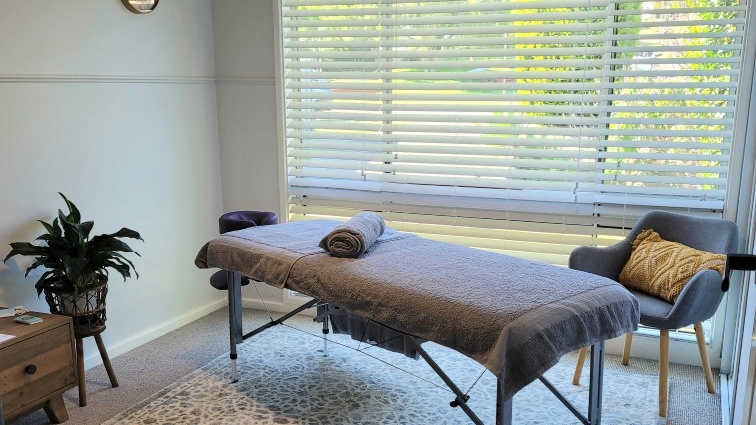 Massage on Harper |  | 16 Harper Ave, Edgeworth NSW 2285, Australia | 0425295340 OR +61 425 295 340