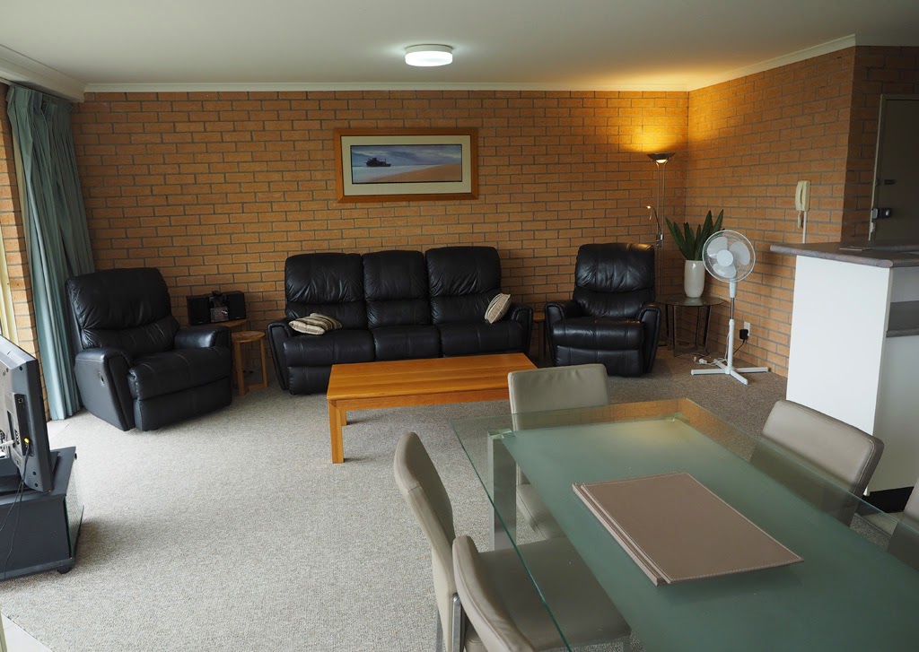 Seaspray apartment 4 | lodging | 4/4 Intrepid Cl, Nelson Bay NSW 2315, Australia | 0249842400 OR +61 2 4984 2400