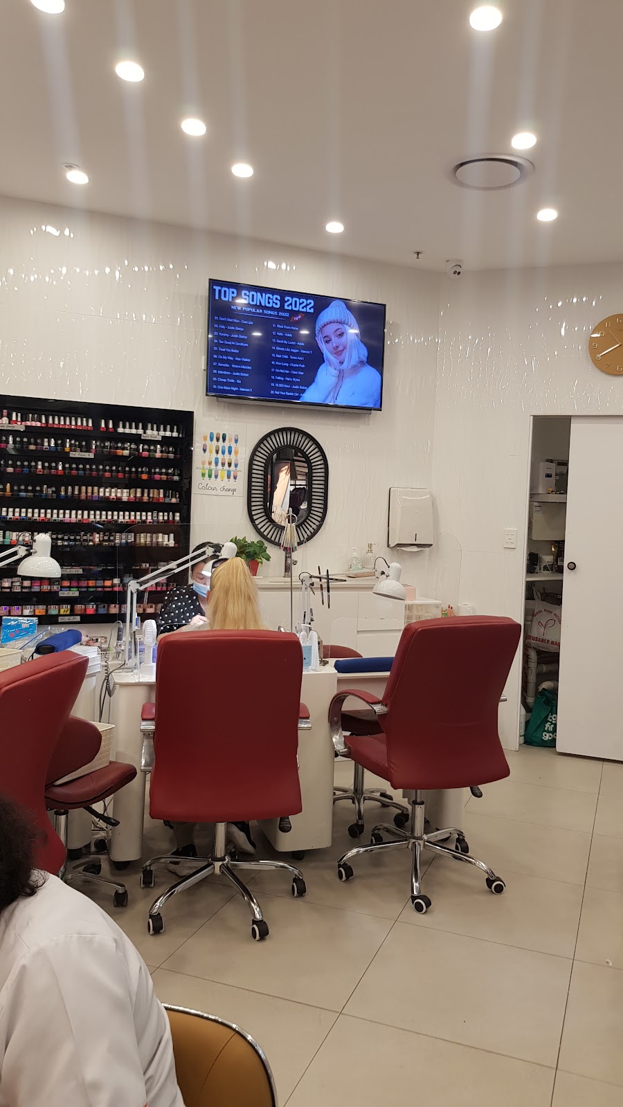 Luminous Nails Redbank | beauty salon | 1 Collingwood Dr, Redbank QLD 4301, Australia | 0738188401 OR +61 7 3818 8401