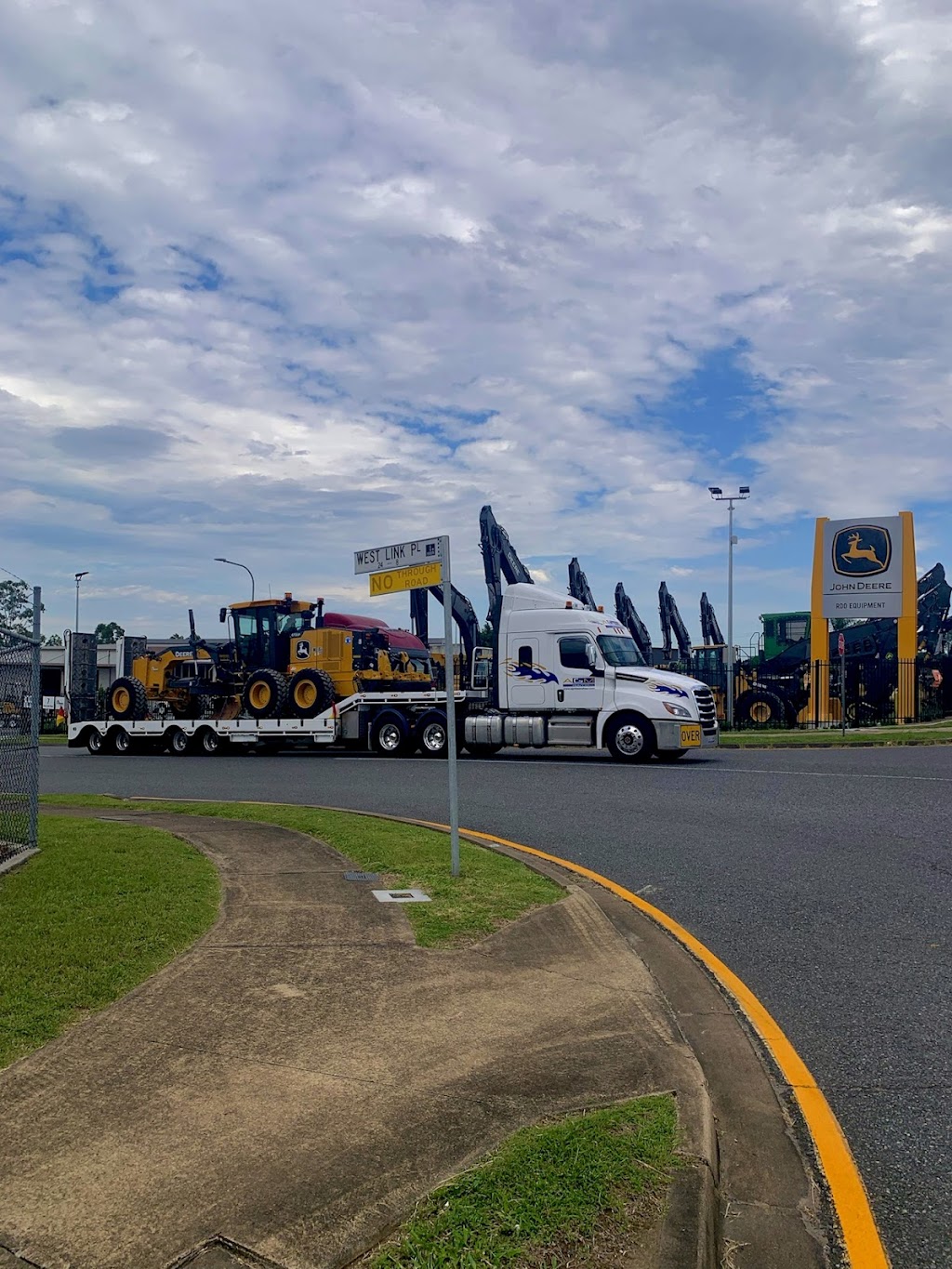 AGM Heavy Haul | Unit 2/17 Enterprise Dr, Tomago NSW 2322, Australia | Phone: (02) 4964 8510