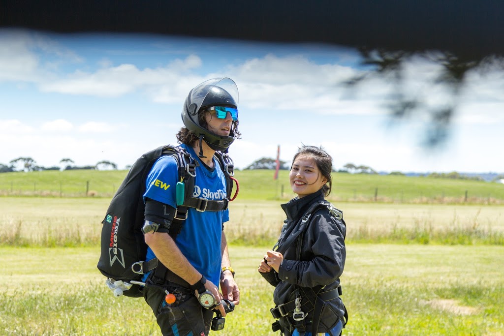 Skydive Great Ocean Road | 1421 Barwon Heads Rd, Connewarre VIC 3227, Australia | Phone: 1300 663 634