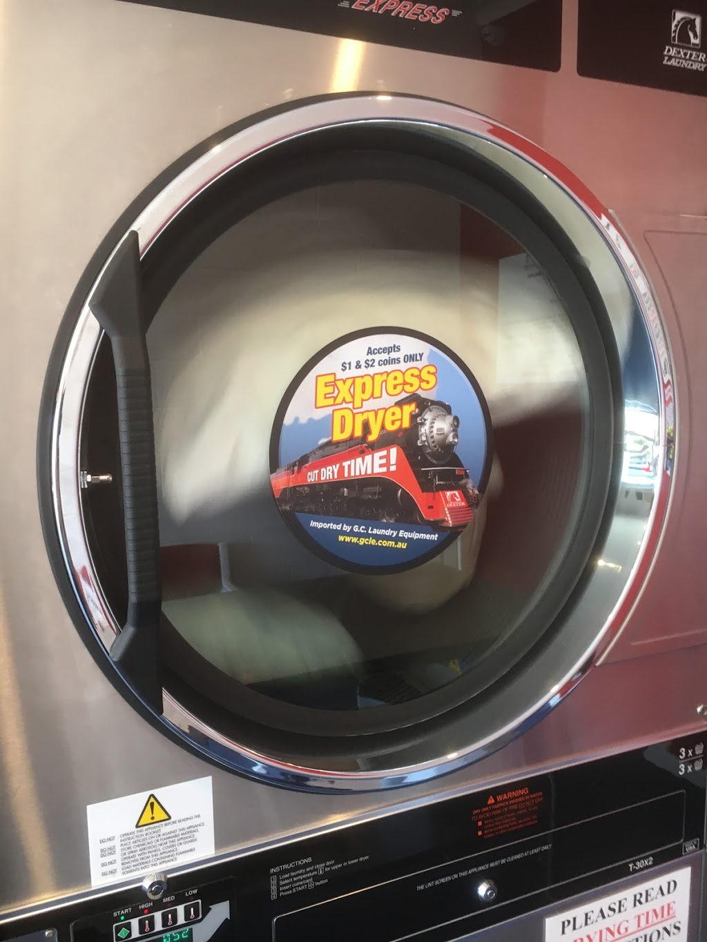 Cooma Red Express Laundromat | laundry | 164 Sharp St, Cooma NSW 2630, Australia | 0414395629 OR +61 414 395 629