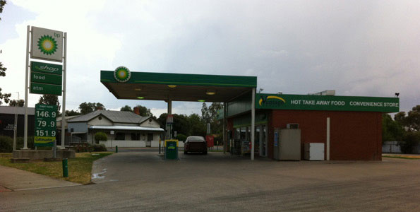 Vantage Fuels Charlton | 91 High St, Charlton VIC 3525, Australia | Phone: (03) 5491 1772