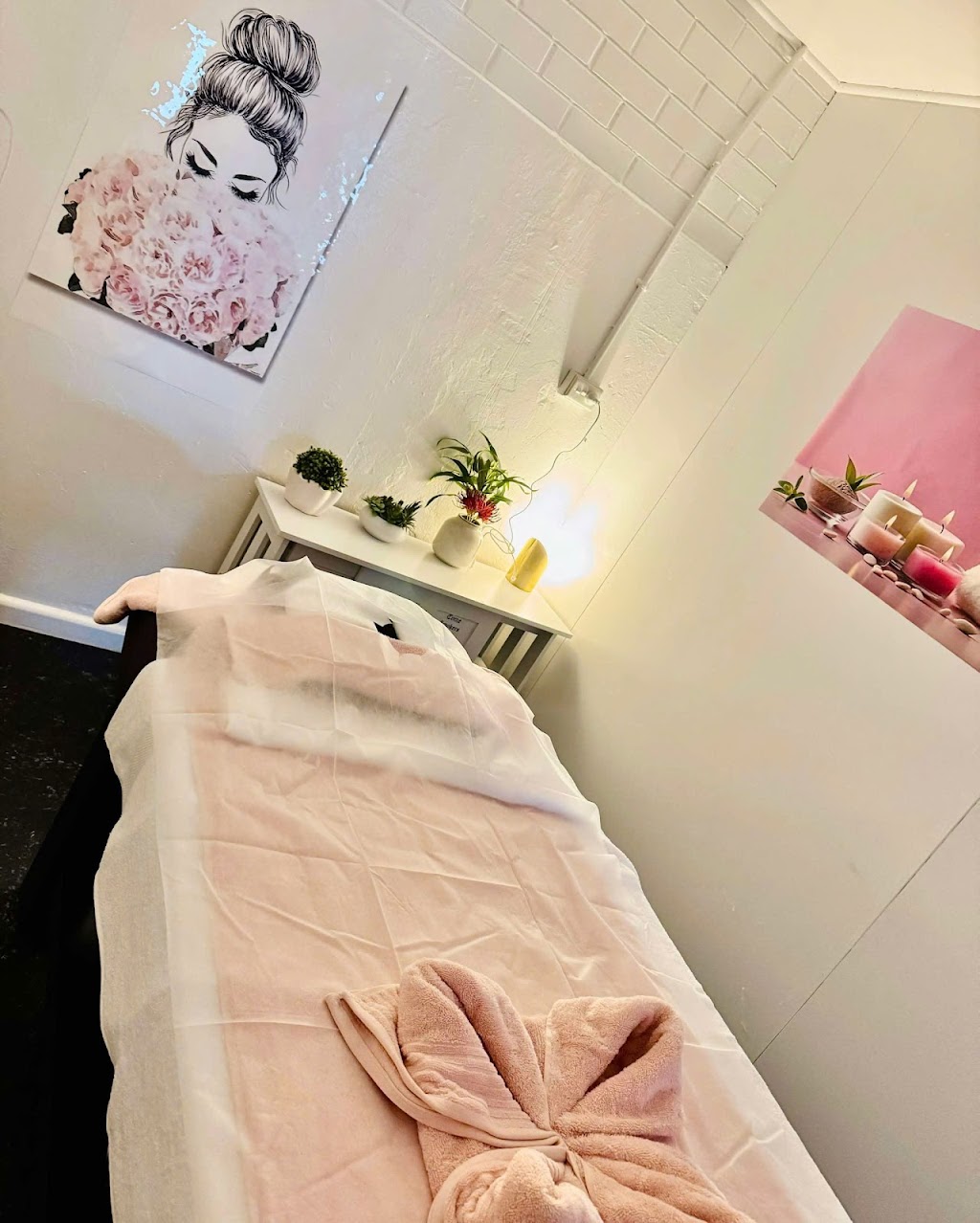 ROSE RELAXATION MASSAGE | 10 Tanner St, Breakwater VIC 3219, Australia | Phone: 0431 409 691