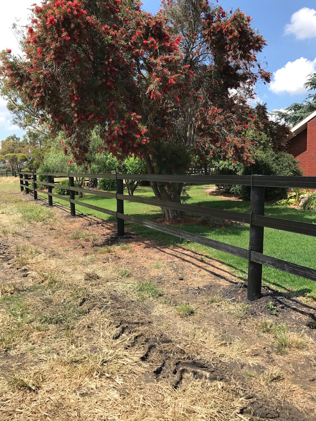 Dillon Fencing & Horserail | general contractor | Smith Rd, Lethbridge VIC 3332, Australia | 0432565578 OR +61 432 565 578