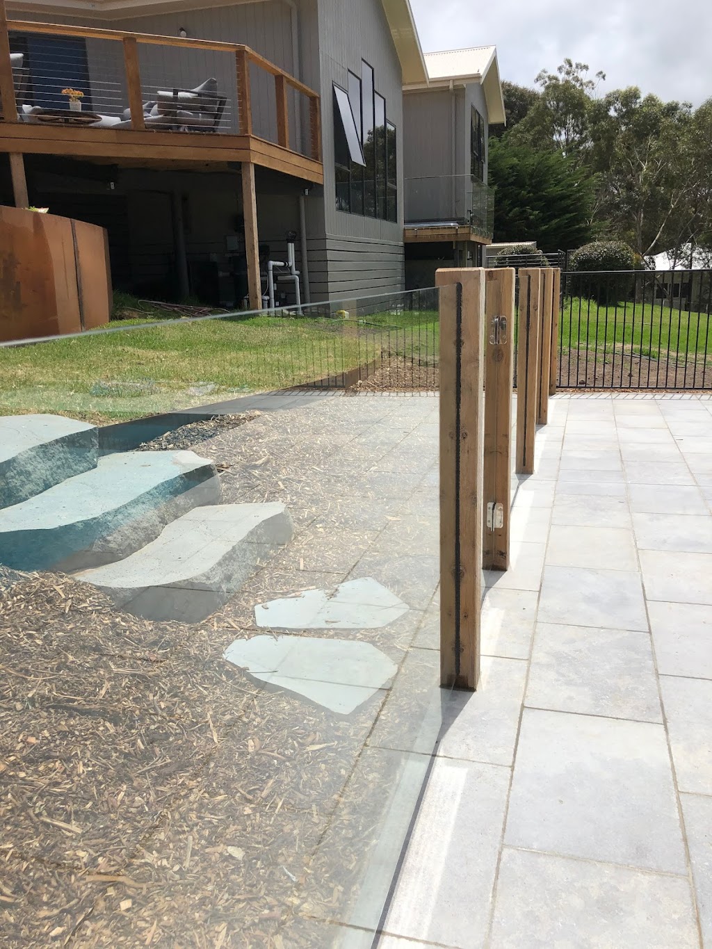 Surfcoast Pool Fences | 155 S Beach Rd, Torquay VIC 3228, Australia | Phone: 0402 839 644