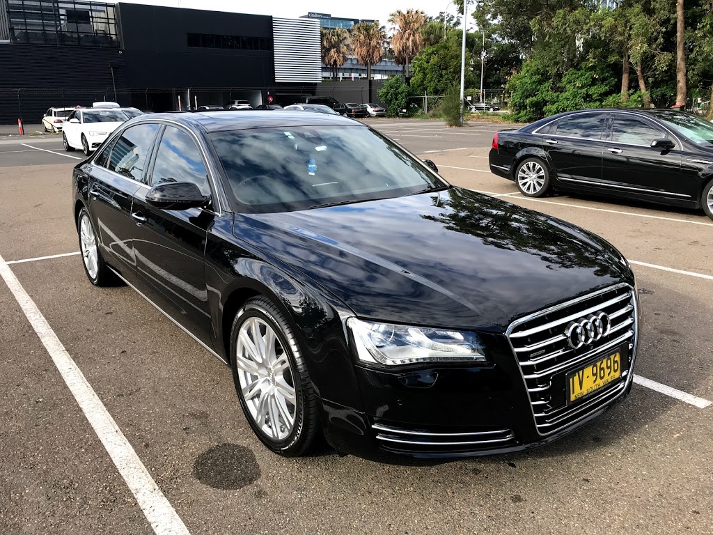 Sydney Silver Limo Chauffeur | 52 Foxall Rd, Kellyville NSW 2155, Australia | Phone: 0406 332 148