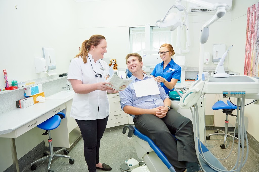 Totally Smiles Townsville | doctor | 92 Ross River Rd, Townsville QLD 4812, Australia | 0747252275 OR +61 7 4725 2275